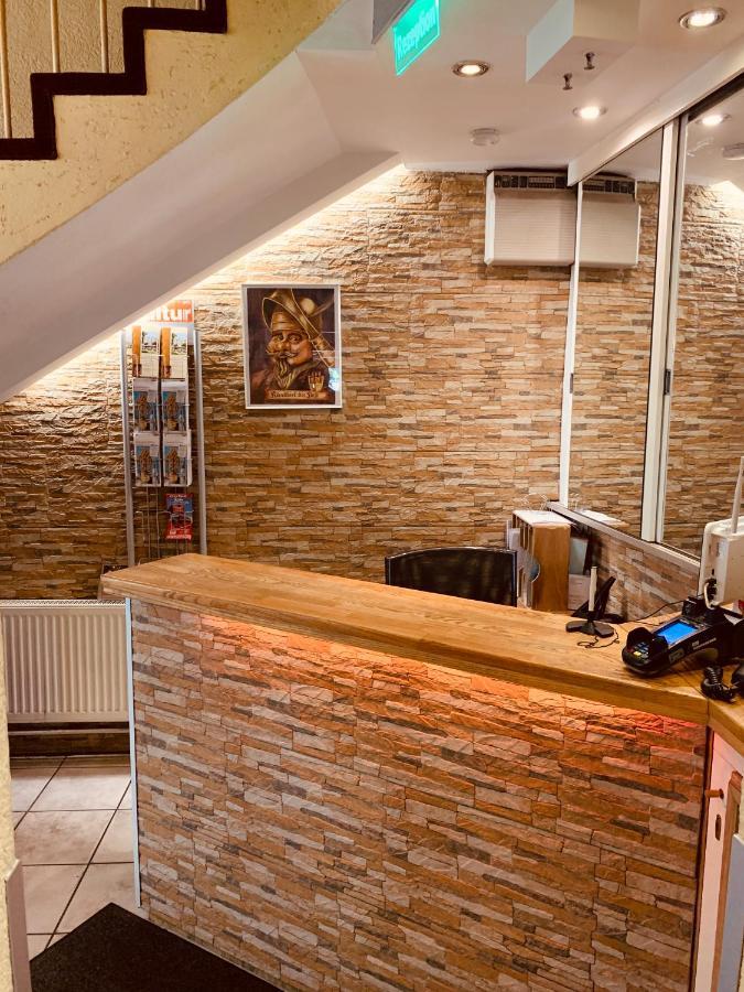Hotel Kunibert Der Fiese Кёльн Экстерьер фото