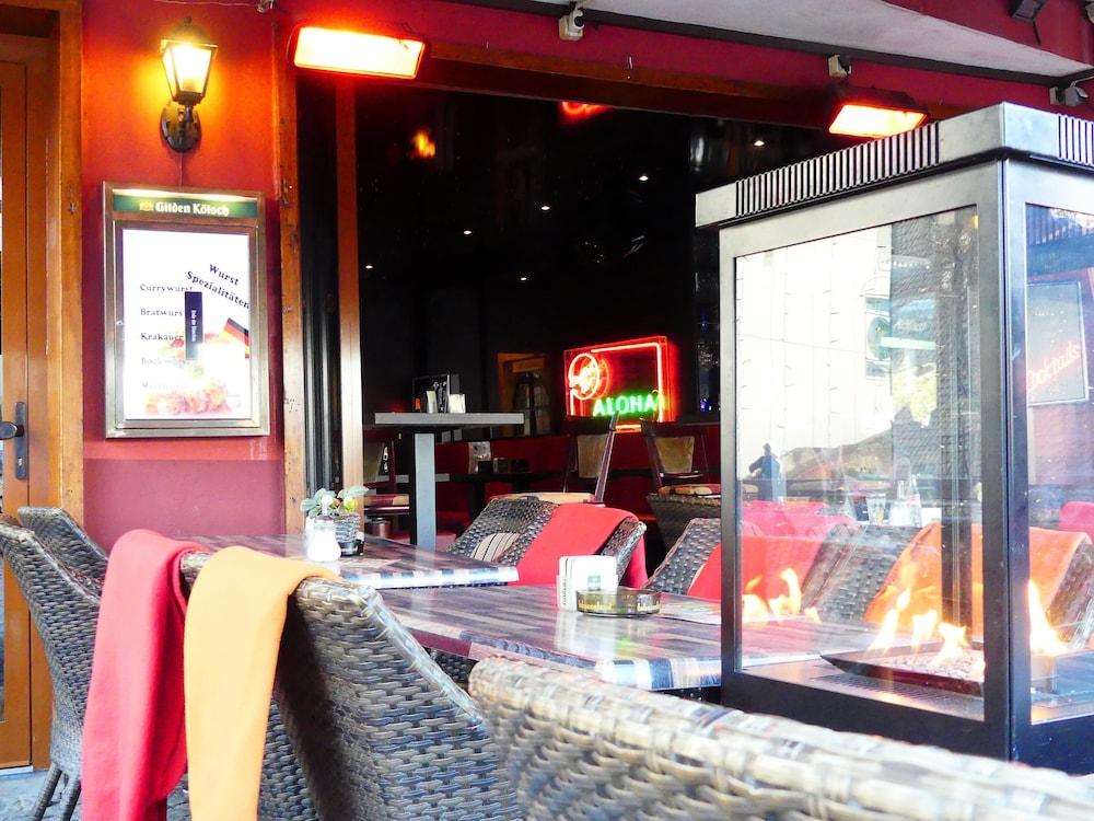 Hotel Kunibert Der Fiese Кёльн Экстерьер фото
