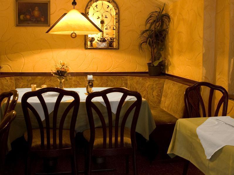 Hotel Kunibert Der Fiese Кёльн Экстерьер фото