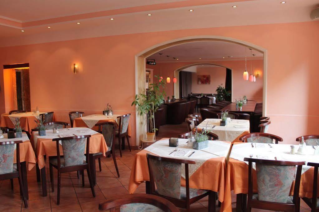 Hotel Kunibert Der Fiese Кёльн Экстерьер фото