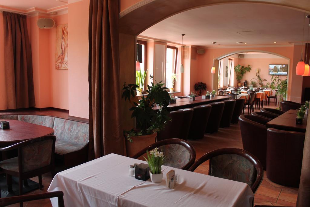 Hotel Kunibert Der Fiese Кёльн Экстерьер фото